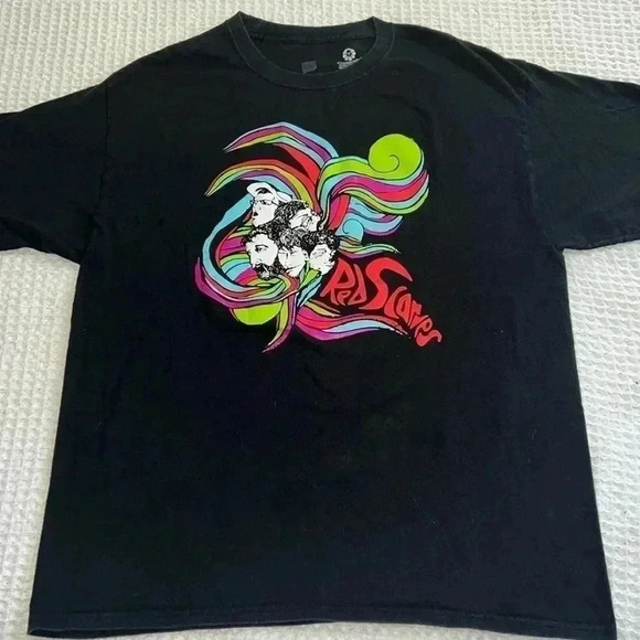 The Red Scarves Chicago Illinois Indie World Tour Men’s T-Shirt A914 - Picture 1 of 3